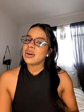 Snapshot of trianawhite chatting on October 2025 03:22:01 PM trianawhite online show from October 2025 03:22:01 PM