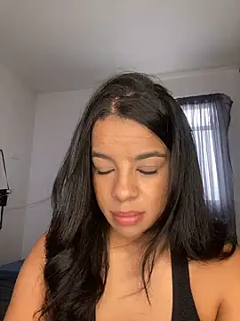 Snapshot of trianawhite chatting on November 2025 03:38:02 PM trianawhite online show from November 2025 03:38:02 PM