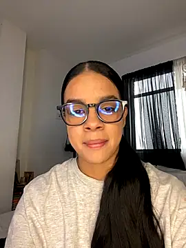 Snapshot of trianawhite chatting on September 2025 02:18:02 PM trianawhite online show from September 2025 02:18:02 PM