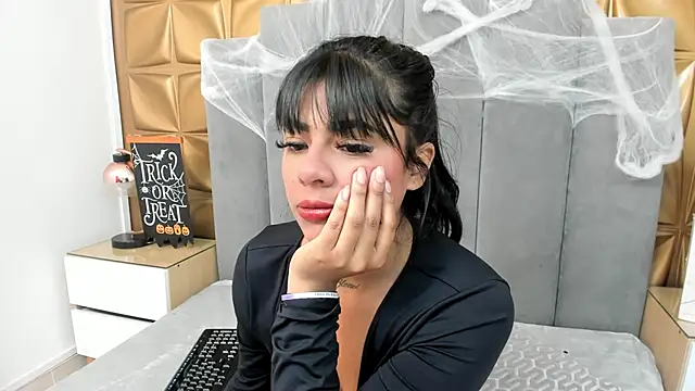 Snapshot of melani_dream chatting on October 2025 01:41:02 PM melani dream online show from October 2025 01:41:02 PM