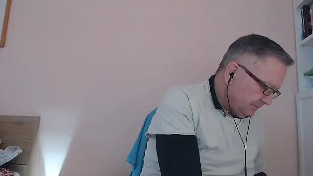 YOU6me online show from November 2025 03:17:01 PM