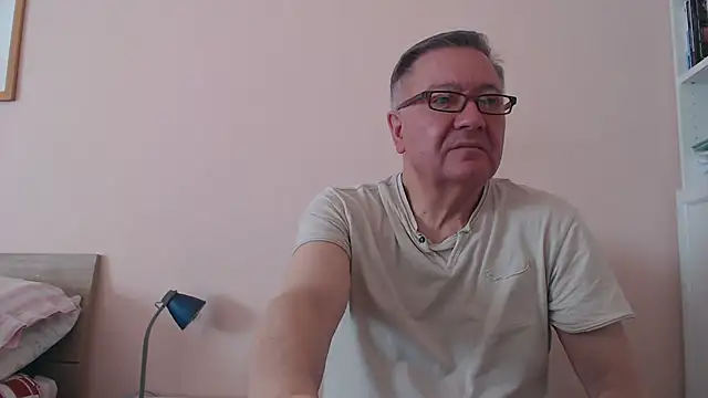 YOU6me online show from November 2025 08:18:02 AM