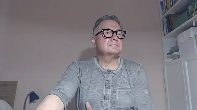 Snapshot of YOU6me chatting on June 2026 08:04:02 AM YOU6me online show from June 2026 08:04:02 AM