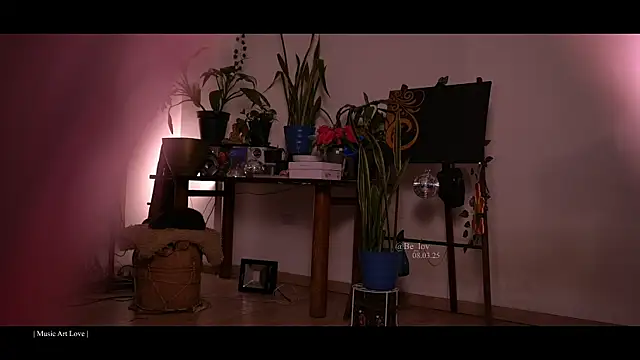 Snapshot of Be_lov chatting on March 2025 12:00:01 AM Be lov online show from March 2025 12:00:01 AM