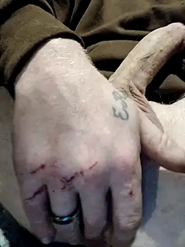 Hardon4yoursex online show from November 2025 03:17:02 AM