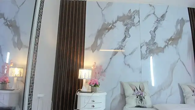 hannahill69 online show from November 2025 05:11:01 AM