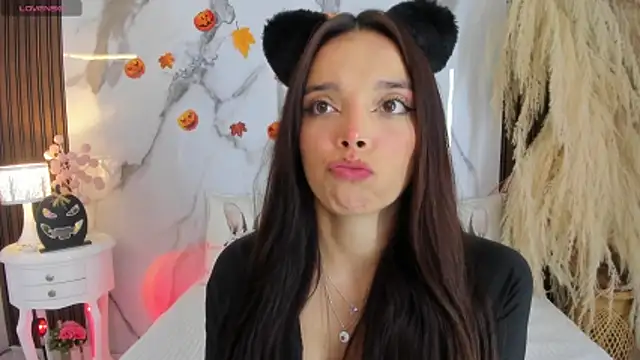 hannahill69 online show from October 2025 05:29:01 AM