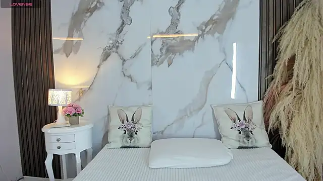 hannahill69 online show from February 2026 04:25:01 AM