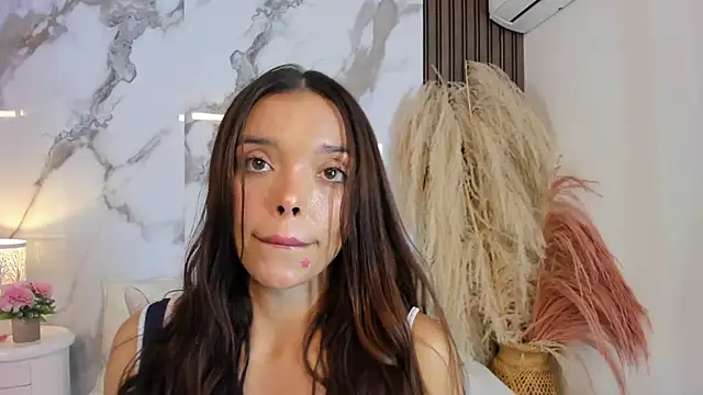 hannahill69 online show from May 2026 05:04:01 AM