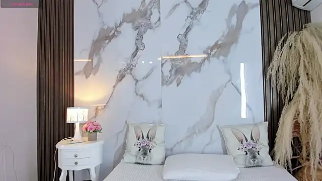 hannahill69 online show from January 2026 05:33:01 AM