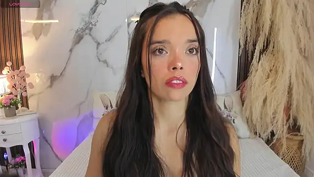 hannahill69 online show from November 2025 05:00:02 AM