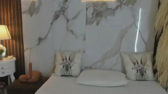 hannahill69 online show from March 2025 04:43:01 AM