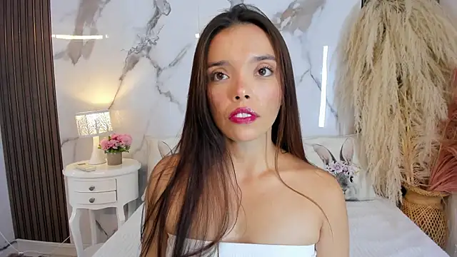 hannahill69 online show from April 2026 04:48:02 AM