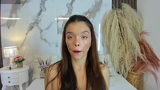 Snapshot of hannahill69 chatting on June 2026 05:04:02 AM hannahill69 online show from June 2026 05:04:02 AM