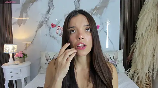 hannahill69 online show from February 2026 05:07:01 AM