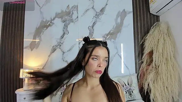 hannahill69 online show from February 2026 04:42:01 AM