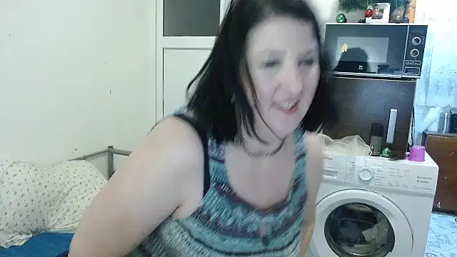 Snapshot of RidemerafSuzana chatting on February 2025 08:31:01 PM RidemerafSuzana online show from February 2025 08:31:01 PM