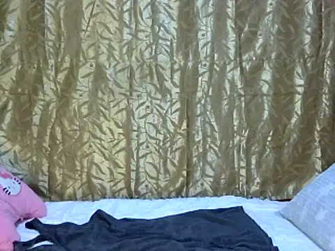 Snapshot of LisaSexyBody chatting on September 2025 07:48:01 AM LisaSexyBody online show from September 2025 07:48:01 AM