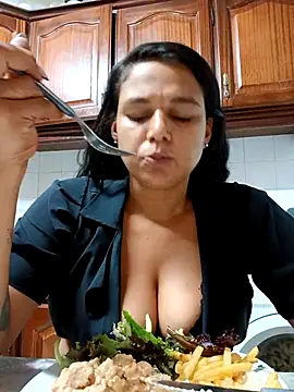 Snapshot of Monick17 chatting on October 2025 10:40:01 PM Monick17 online show from October 2025 10:40:01 PM