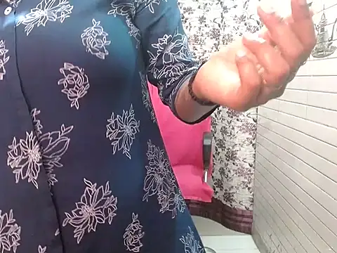 LovingPihu online show from November 2025 05:45:02 AM