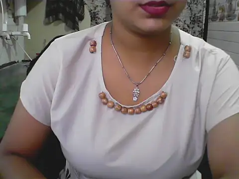 Snapshot of LovingPihu chatting on June 2026 05:12:01 AM LovingPihu online show from June 2026 05:12:01 AM