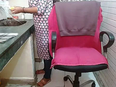 LovingPihu online show from January 2026 05:36:02 AM