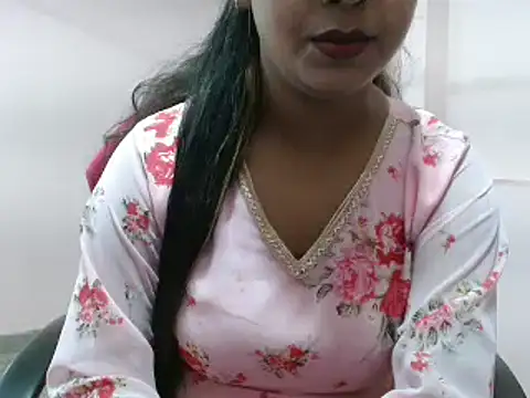Snapshot of LovingPihu chatting on February 2025 04:54:01 AM LovingPihu online show from February 2025 04:54:01 AM