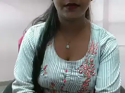 Snapshot of LovingPihu chatting on March 2025 04:43:01 AM LovingPihu online show from March 2025 04:43:01 AM