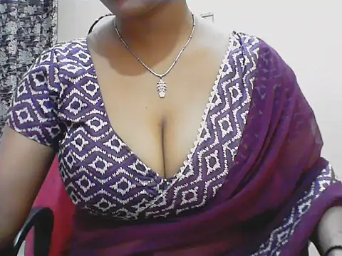 LovingPihu online show from May 2026 06:17:02 AM