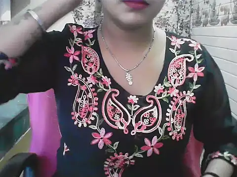 LovingPihu online show from May 2026 05:25:02 AM