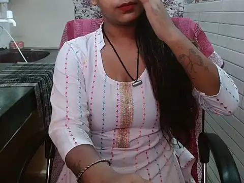 Snapshot of LovingPihu chatting on September 2025 05:45:02 AM LovingPihu online show from September 2025 05:45:02 AM