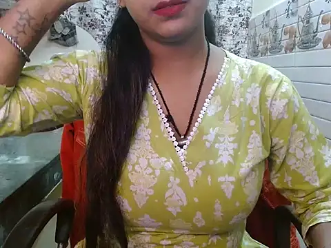 LovingPihu online show from November 2025 05:33:01 AM