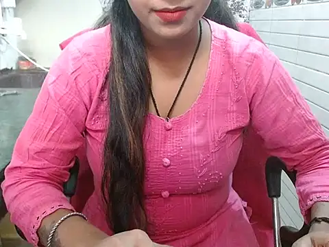 Snapshot of LovingPihu chatting on October 2025 05:10:02 AM LovingPihu online show from October 2025 05:10:02 AM