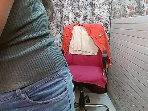 LovingPihu online show from November 2025 05:39:01 AM