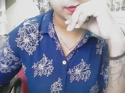 Snapshot of LovingPihu chatting on June 2026 05:41:02 AM LovingPihu online show from June 2026 05:41:02 AM