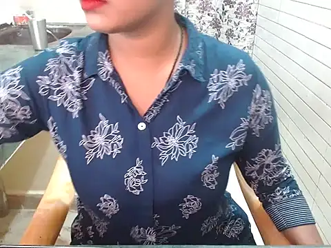 Snapshot of LovingPihu chatting on October 2025 05:41:02 AM LovingPihu online show from October 2025 05:41:02 AM