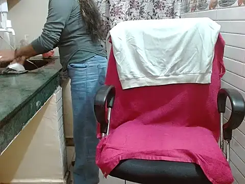 LovingPihu online show from December 2025 05:53:01 AM