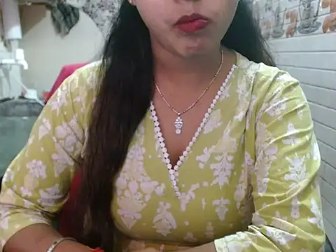 LovingPihu online show from April 2026 05:47:01 AM
