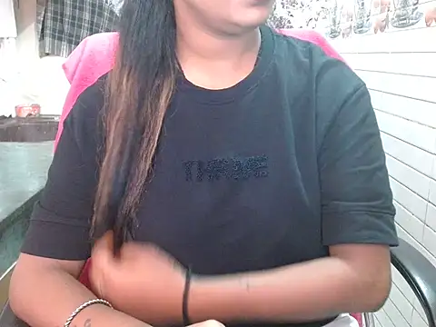 Snapshot of LovingPihu chatting on October 2025 05:08:02 AM LovingPihu online show from October 2025 05:08:02 AM