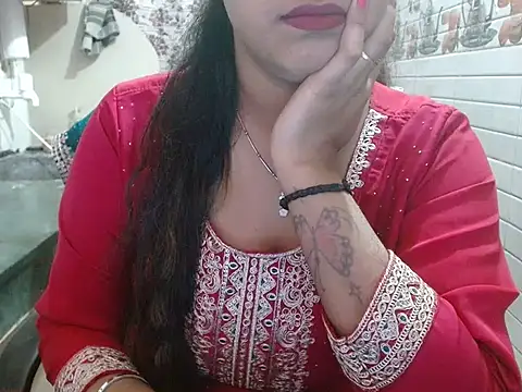 LovingPihu online show from March 2026 05:52:02 AM