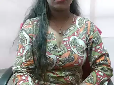Snapshot of LovingPihu chatting on March 2025 05:43:02 AM LovingPihu online show from March 2025 05:43:02 AM