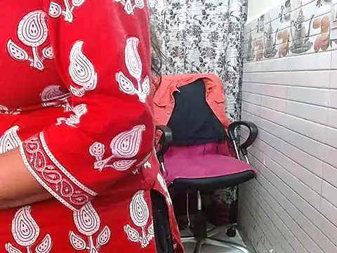 LovingPihu online show from February 2026 06:10:02 AM