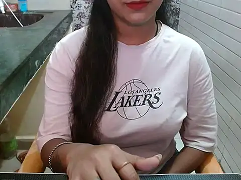 Snapshot of LovingPihu chatting on September 2025 06:02:02 AM LovingPihu online show from September 2025 06:02:02 AM