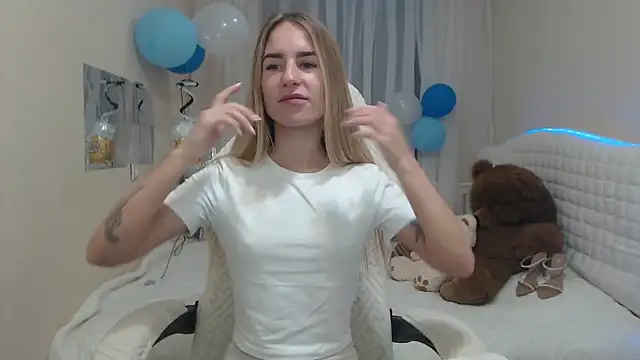 Snapshot of DeboraHorny chatting on October 2025 06:04:02 AM DeboraHorny online show from October 2025 06:04:02 AM