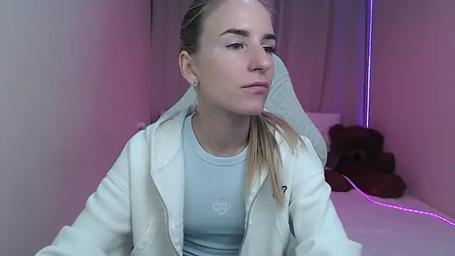 Snapshot of DeboraHorny chatting on May 2026 06:10:01 AM DeboraHorny online show from May 2026 06:10:01 AM