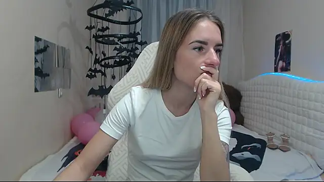 Snapshot of DeboraHorny chatting on October 2025 06:04:02 AM DeboraHorny online show from October 2025 06:04:02 AM