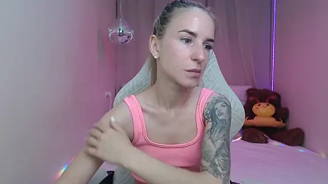 Snapshot of DeboraHorny chatting on May 2026 06:11:01 AM DeboraHorny online show from May 2026 06:11:01 AM