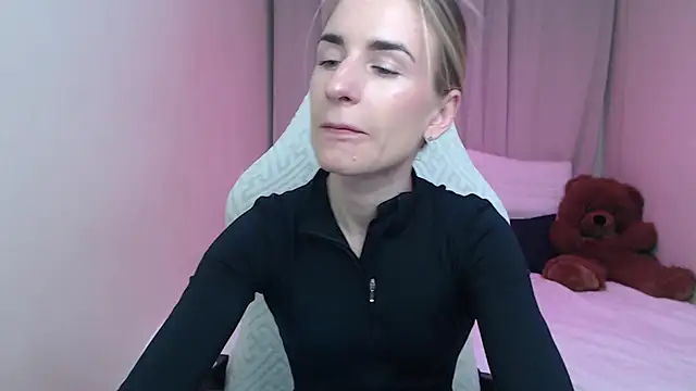 Snapshot of DeboraHorny chatting on April 2026 06:15:01 AM DeboraHorny online show from April 2026 06:15:01 AM