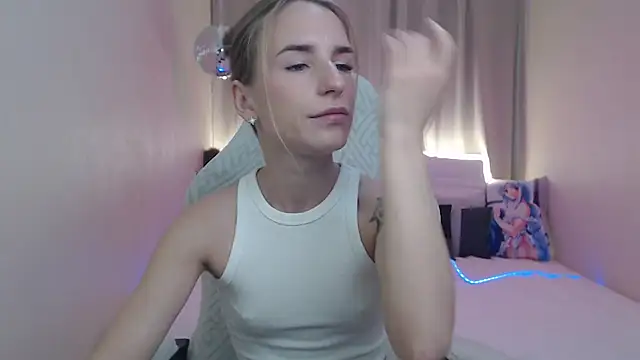 Snapshot of DeboraHorny chatting on May 2026 06:13:01 AM DeboraHorny online show from May 2026 06:13:01 AM