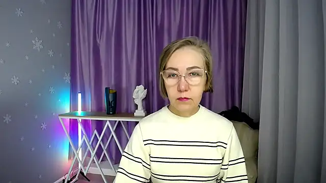 queen a n i online show from October 2025 08:05:02 AM